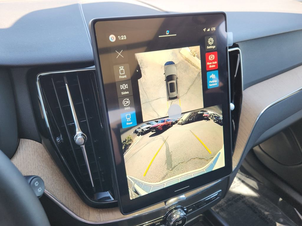 New 2026 Volvo XC60 B5 Plus w/ Climate Package image 8