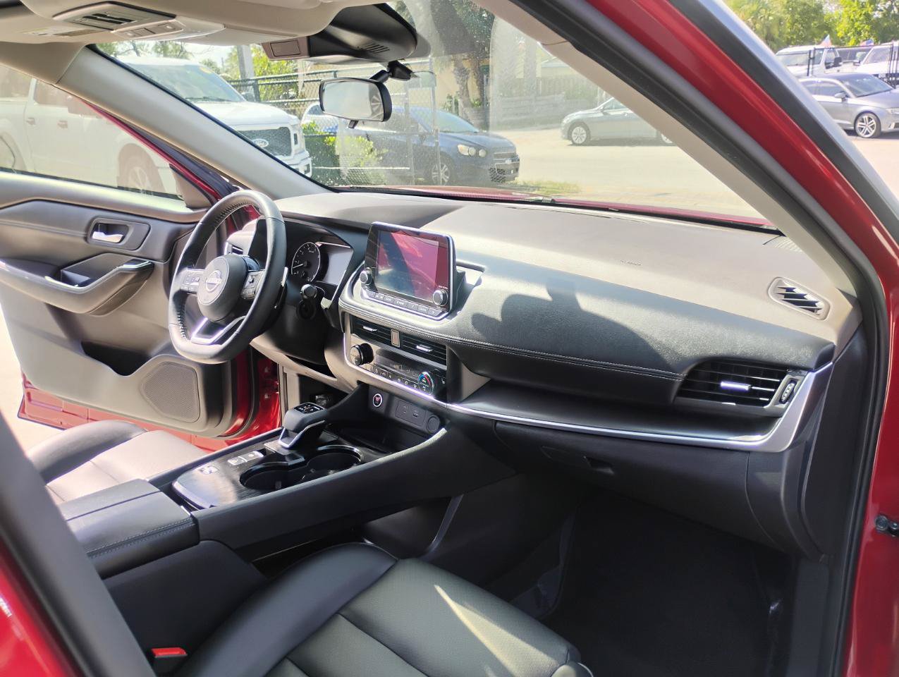 Used 2023 Nissan Rogue SV w/ SV Premium B Package FWD image 40