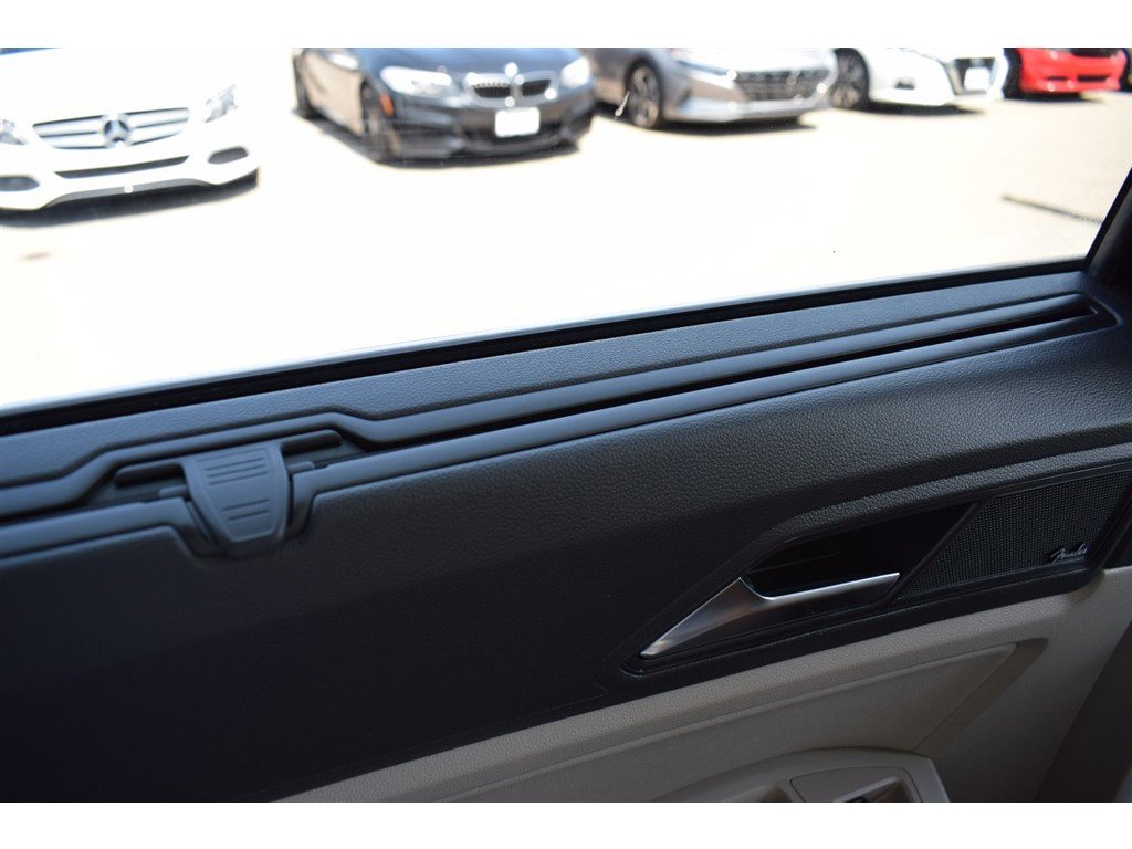 Used 2021 Volkswagen Atlas SEL Premium image 32