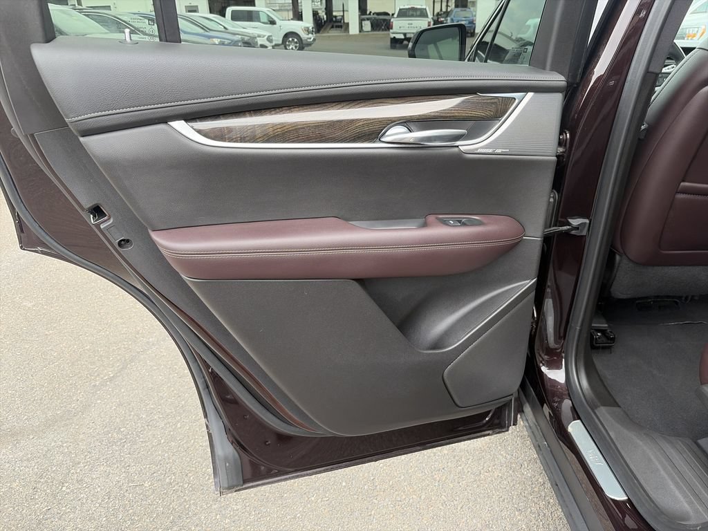 Used 2021 Cadillac XT6 Premium Luxury AWD/4WD image 12