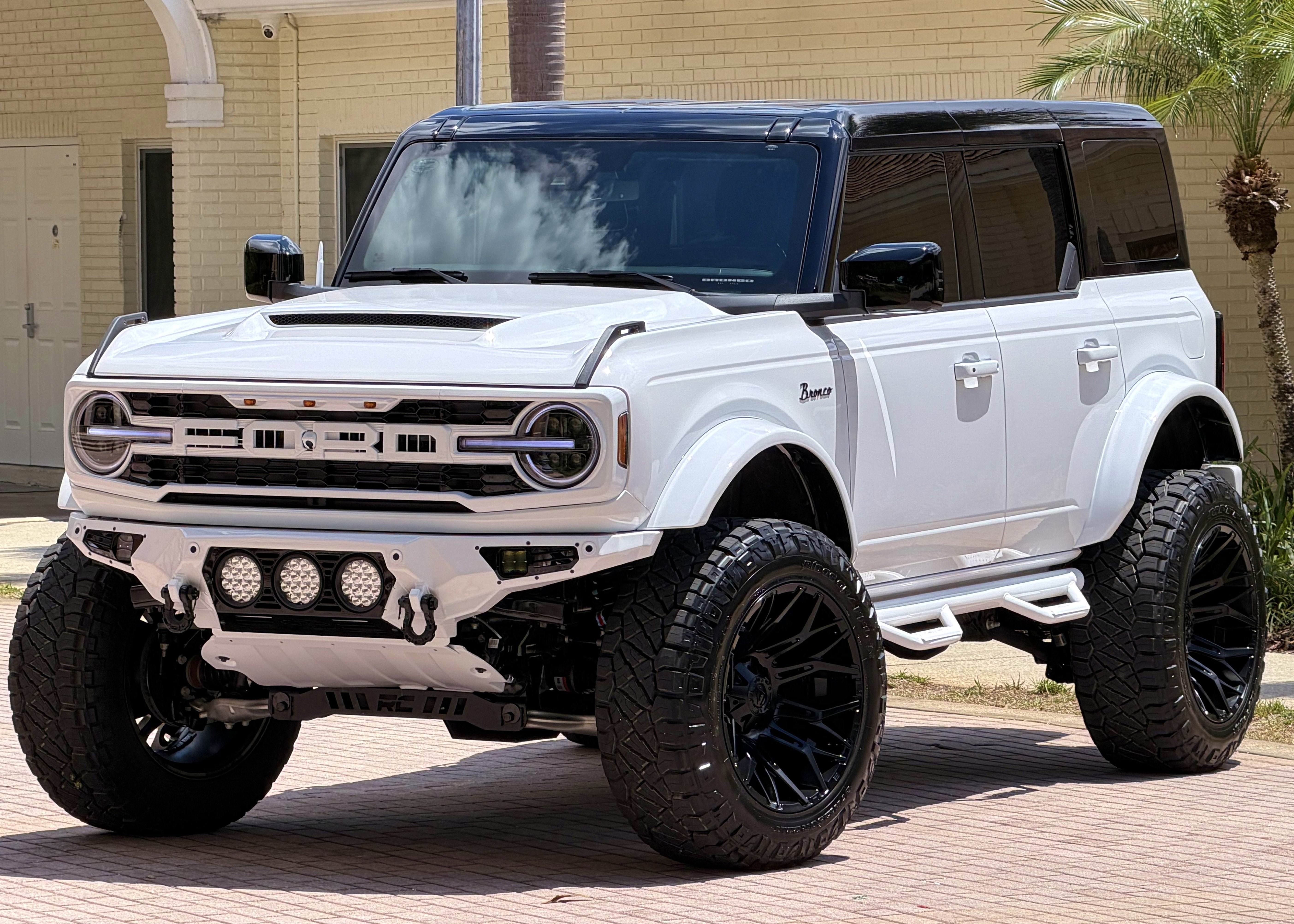 Used 2026 Ford Bronco Outer Banks AWD/4WD image 3