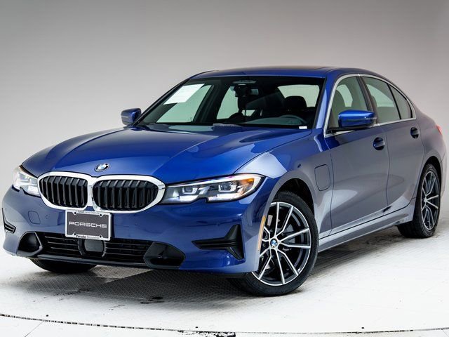 Used 2021 BMW 330e xDrive image 1