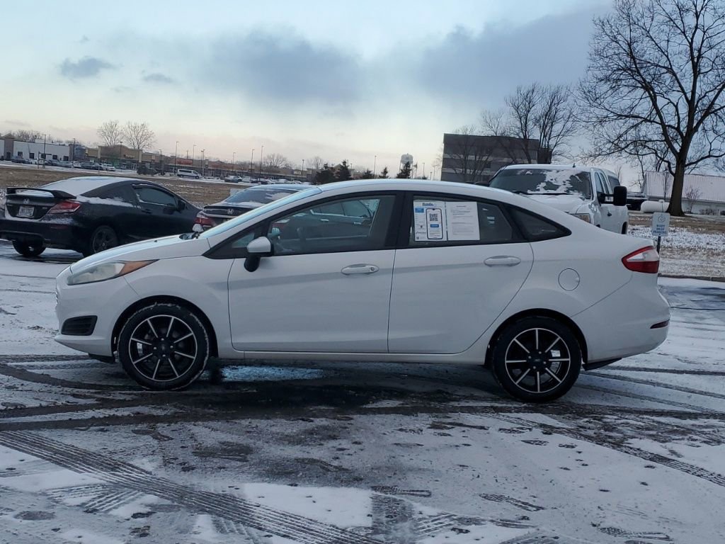 Used 2018 Ford Fiesta SE image 4
