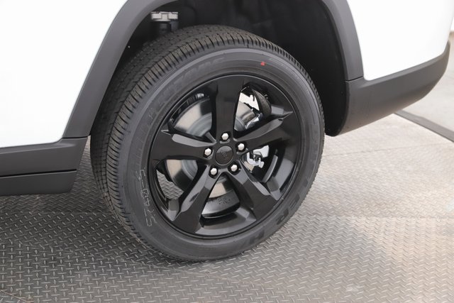 New 2025 Jeep Grand Cherokee L Altitude image 14