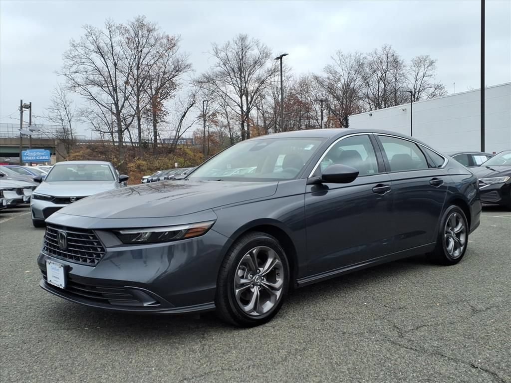 Used 2024 Honda Accord EX image 3