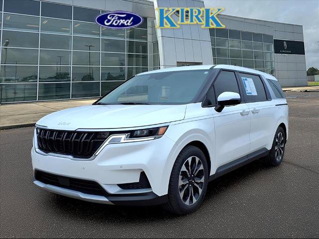 Used 2024 Kia Carnival EX image 3