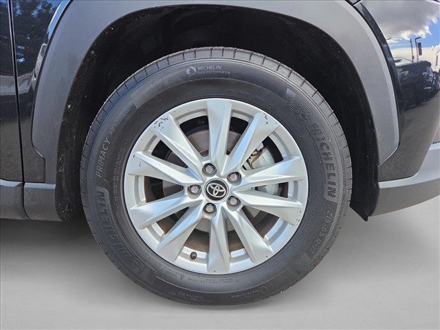 Certified 2024 Toyota Corolla Cross LE w/ Moonroof Package AWD/4WD image 22