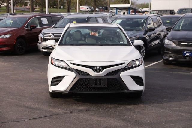 Used 2019 Toyota Camry SE w/ Audio Package image 4