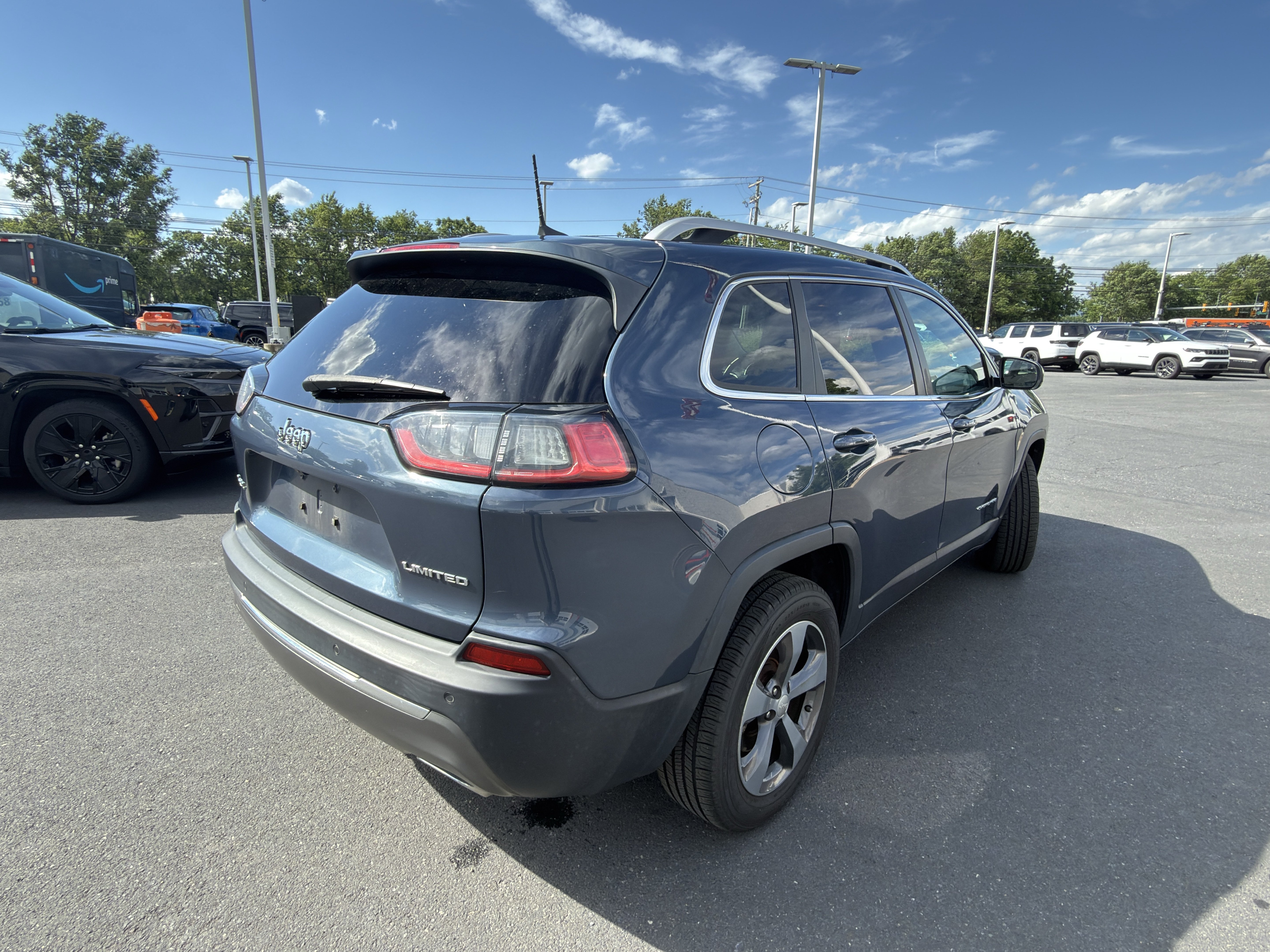 Used 2019 Jeep Cherokee Limited AWD/4WD image 14