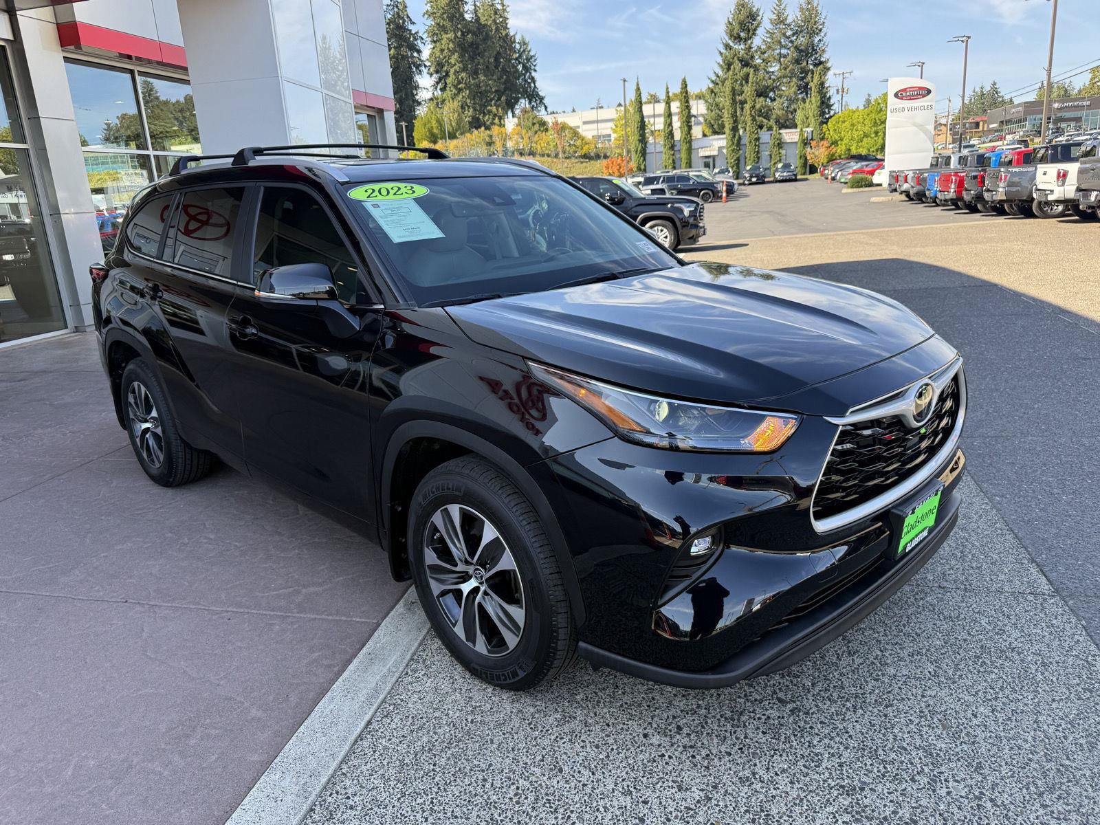 Used 2023 Toyota Highlander XLE AWD/4WD image 7