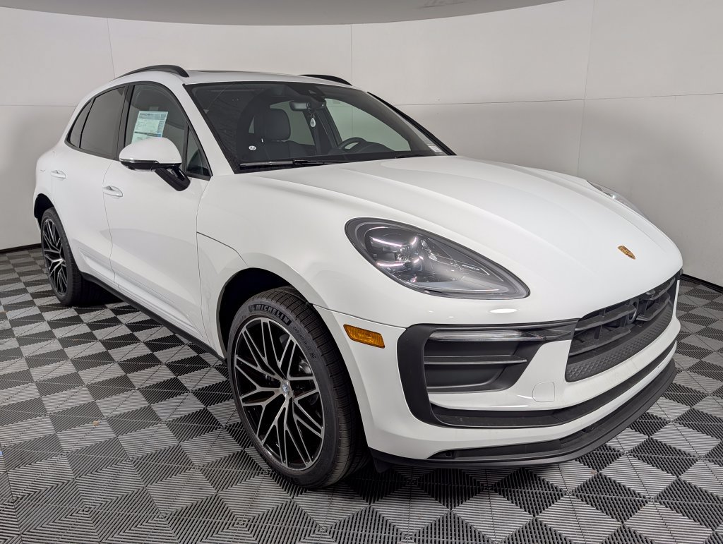 New 2026 Porsche Macan AWD/4WD image 9