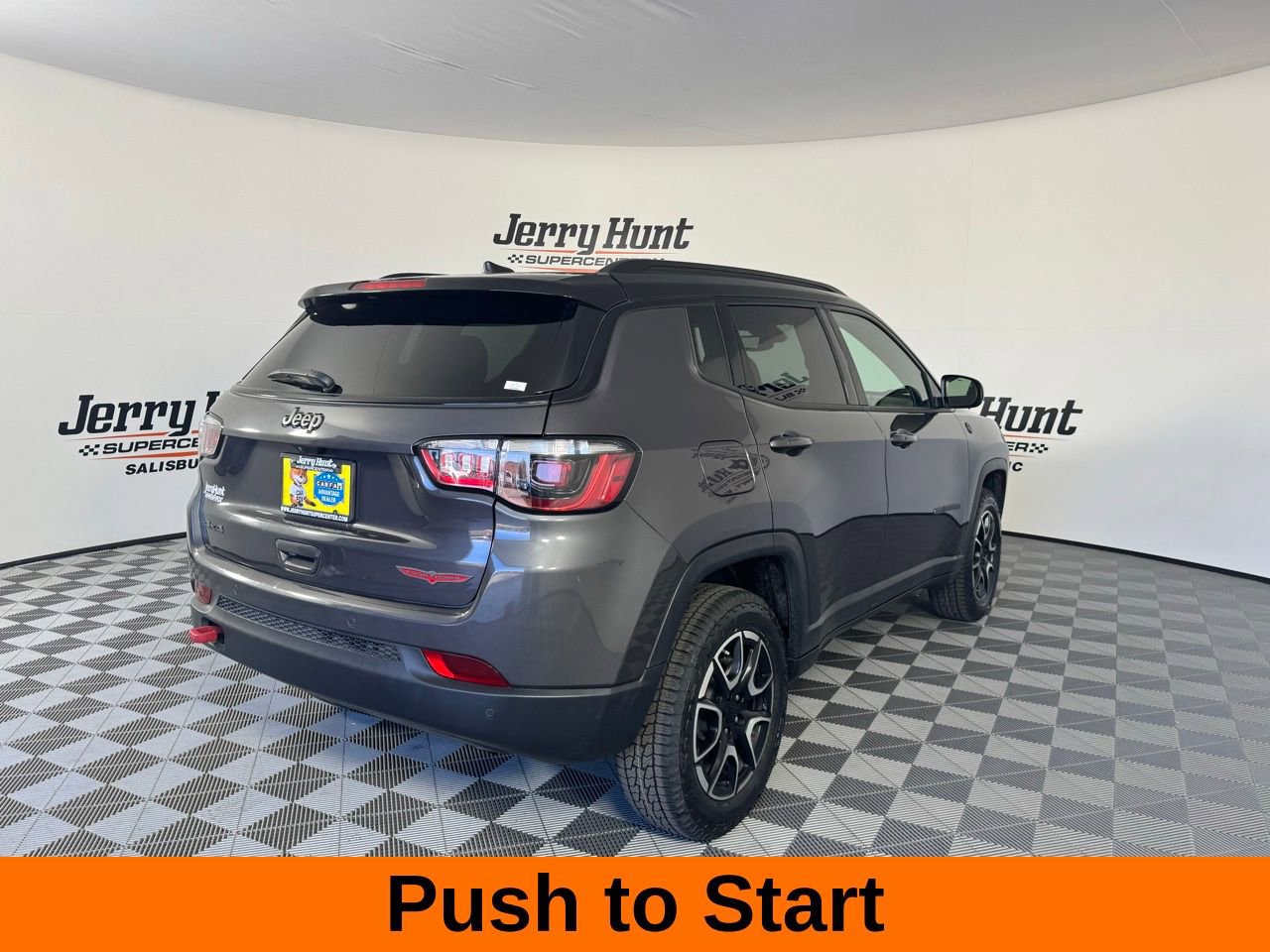 Used 2024 Jeep Compass Trailhawk image 8