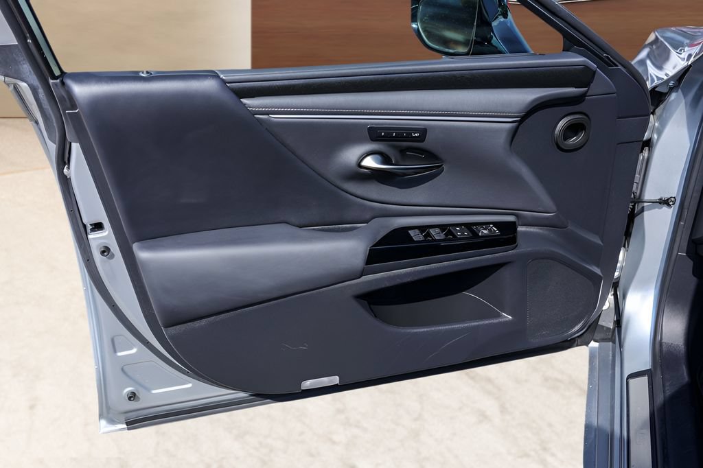 Used 2024 Lexus ES 350 w/ Premium Package FWD image 23