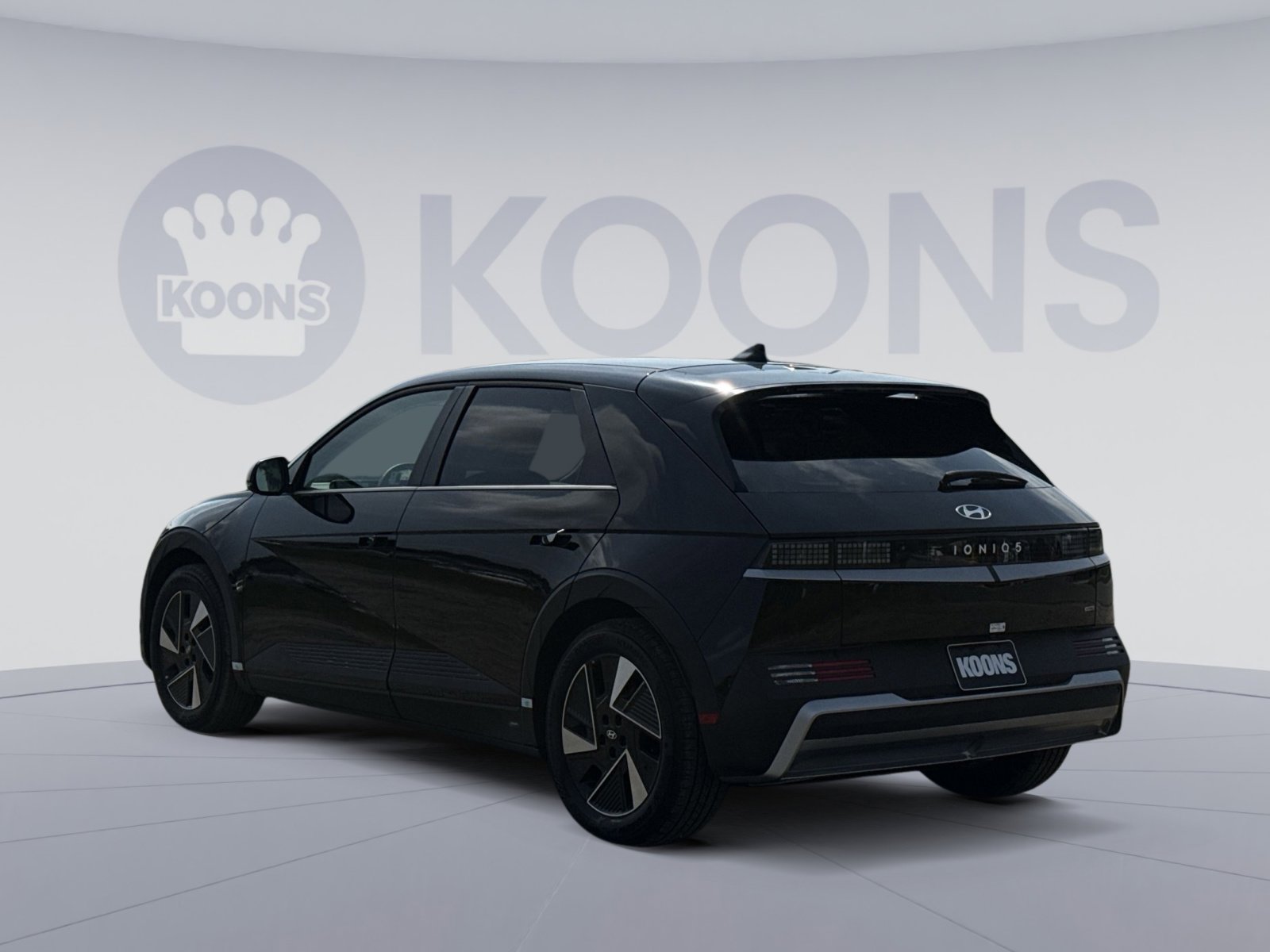 New 2025 Hyundai Ioniq 5 SE image 4