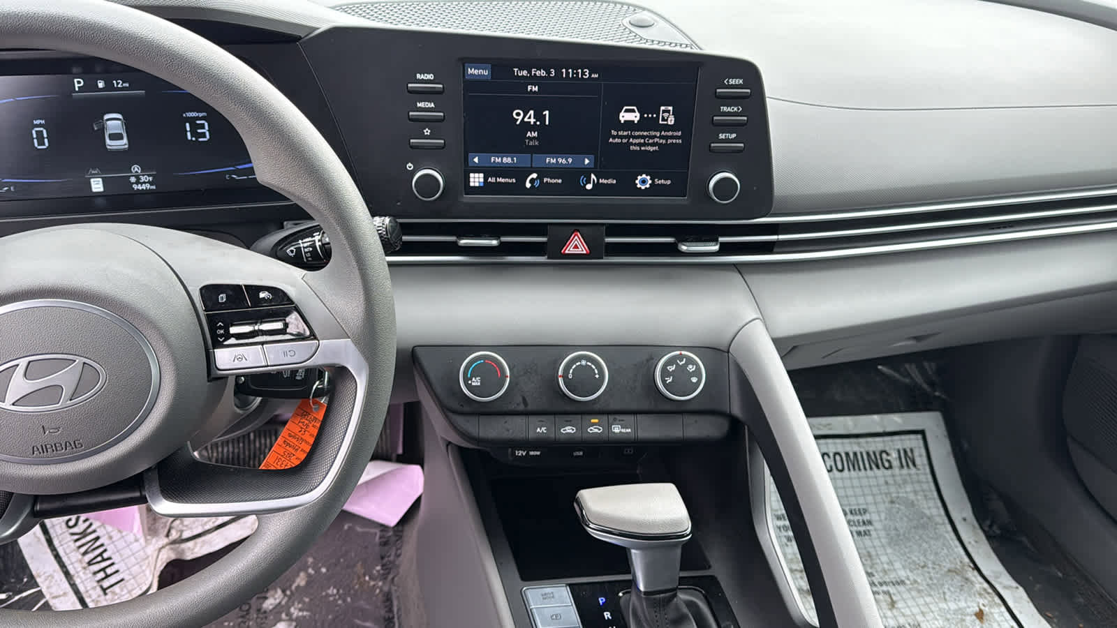 Used 2025 Hyundai Elantra SE image 19