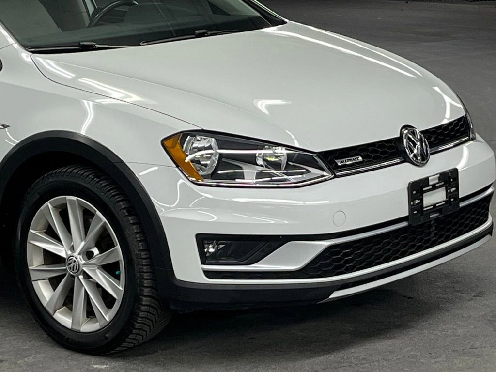 Used 2017 Volkswagen Golf Alltrack S image 37