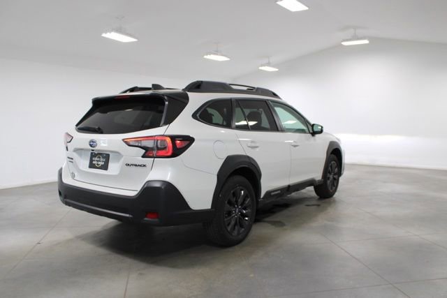 Used 2025 Subaru Outback Onyx Edition AWD/4WD image 11
