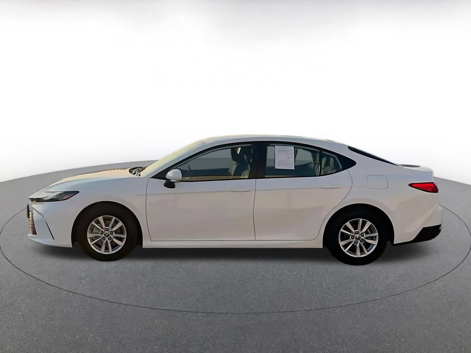 Used 2025 Toyota Camry LE image 9