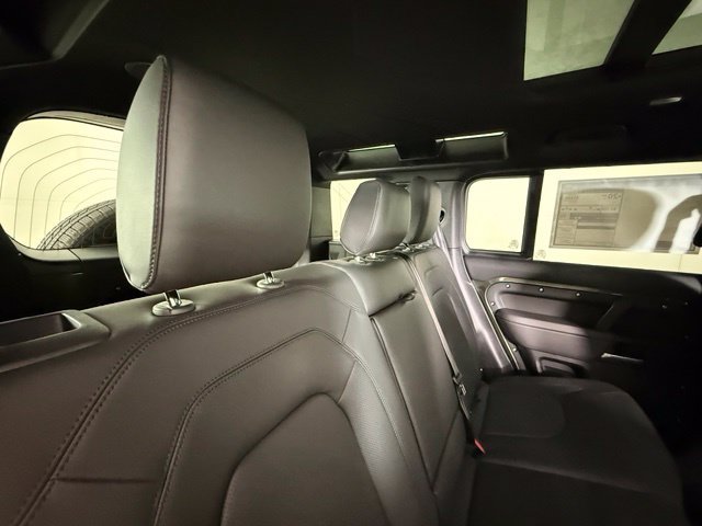 New 2026 Land Rover Defender 110 X-Dynamic SE AWD/4WD image 26