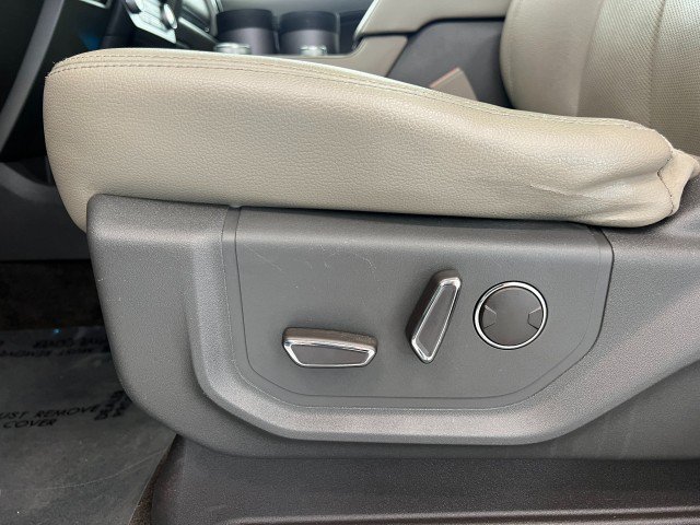 Used 2018 Ford Expedition Max XLT w/ Equipment Group 202A AWD/4WD image 13