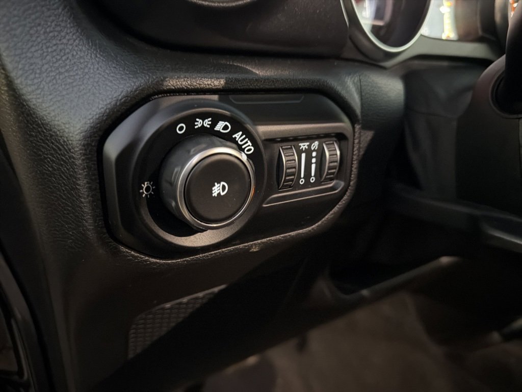 Certified 2021 Jeep Wrangler Unlimited Sahara image 7