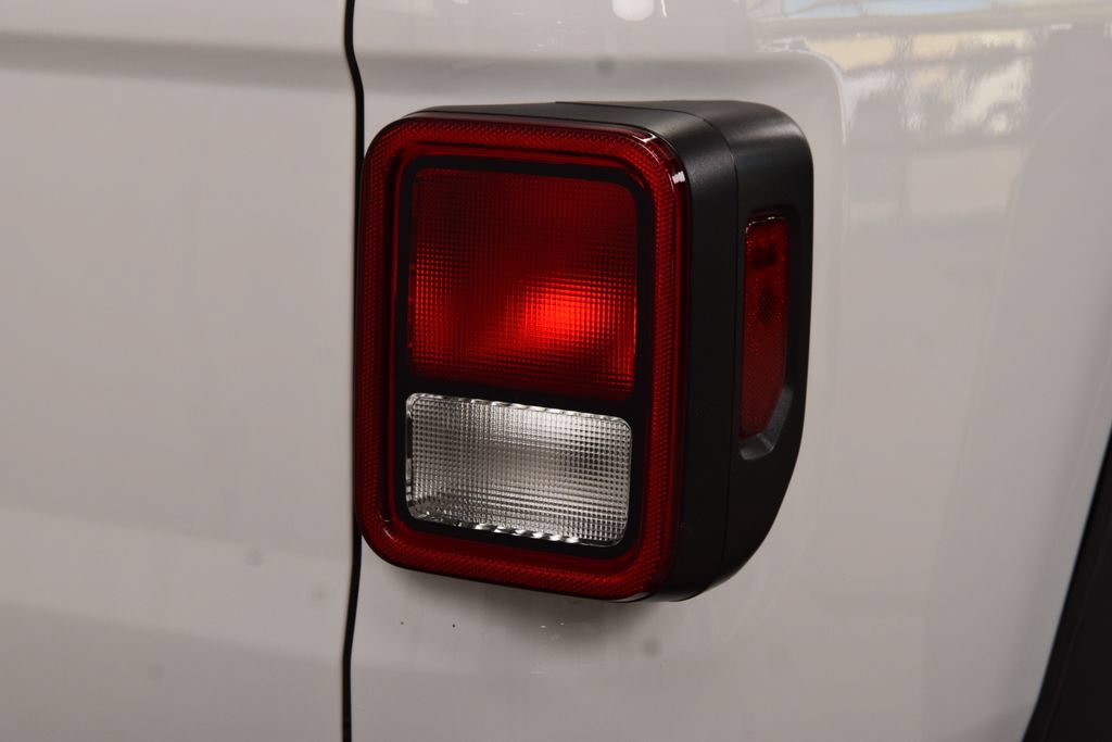 Used 2024 Jeep Gladiator Sport AWD/4WD image 19