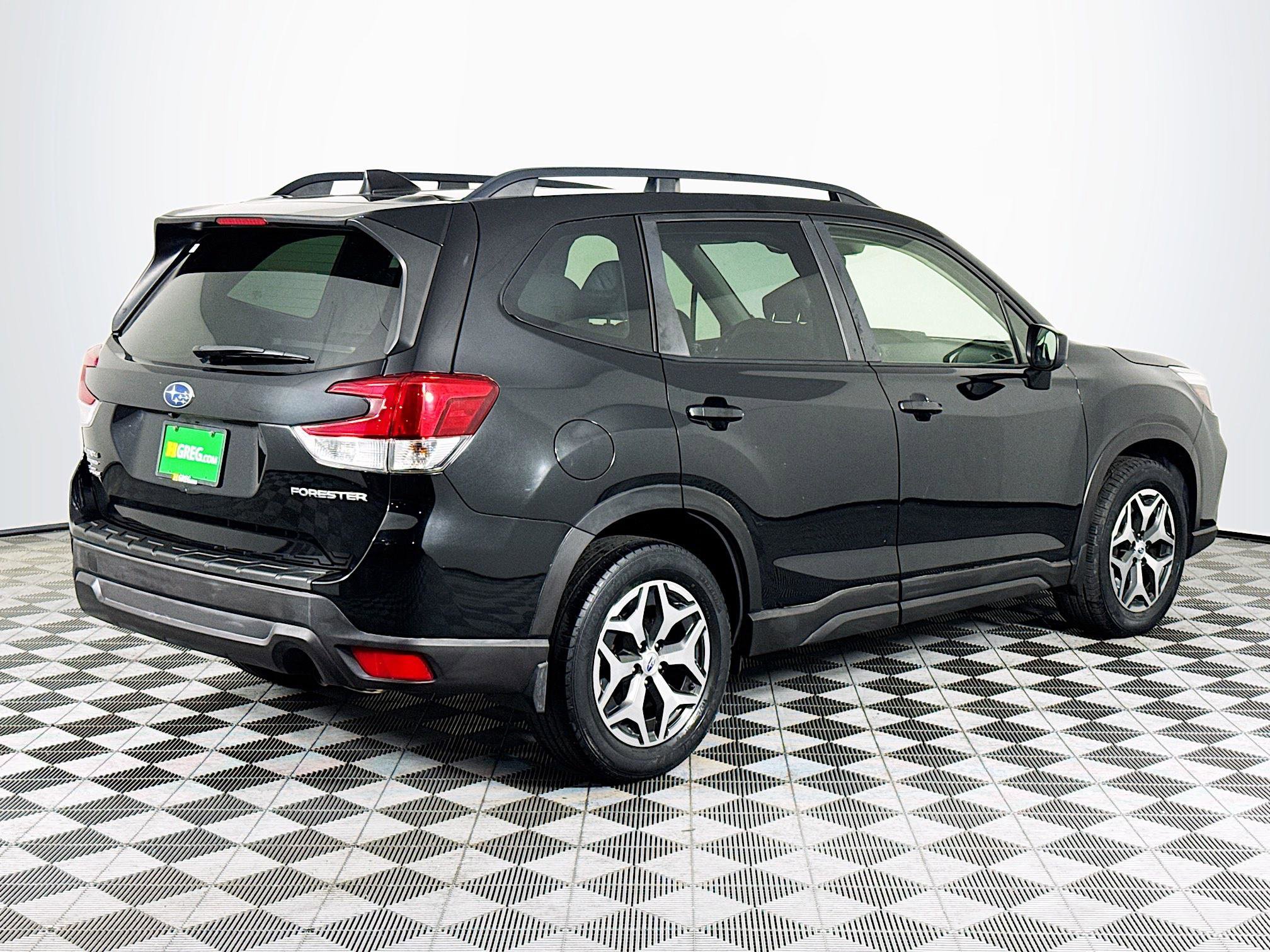 Used 2020 Subaru Forester Premium AWD/4WD image 10