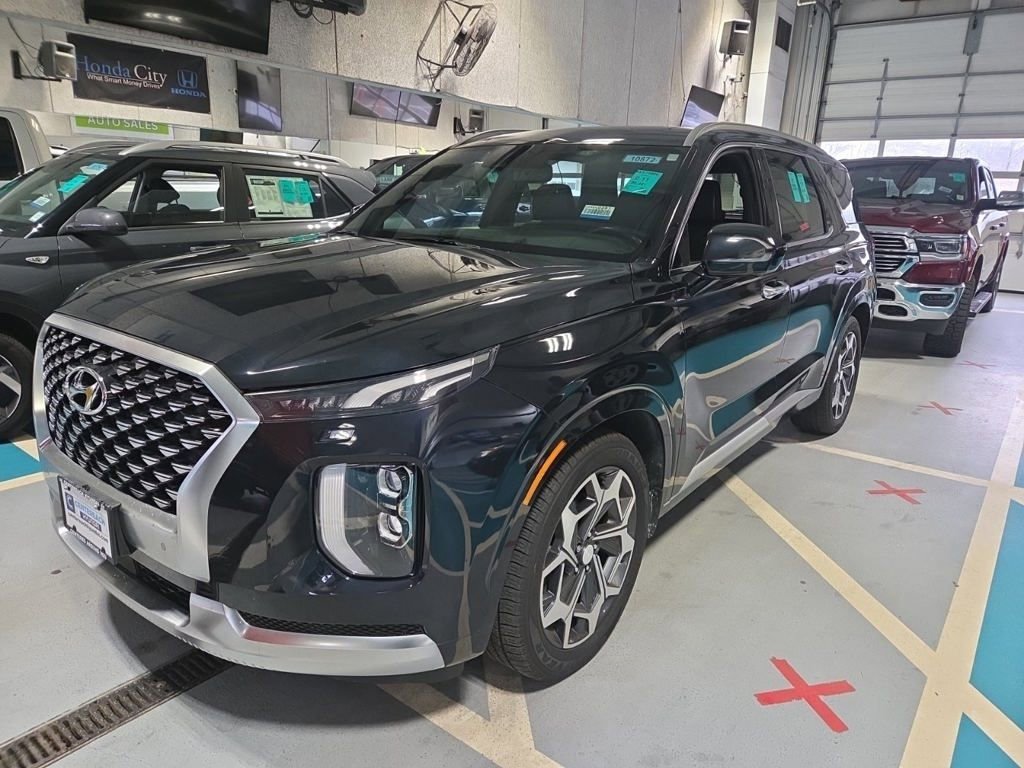 Used 2021 Hyundai Palisade Calligraphy w/ Winter Package image 2