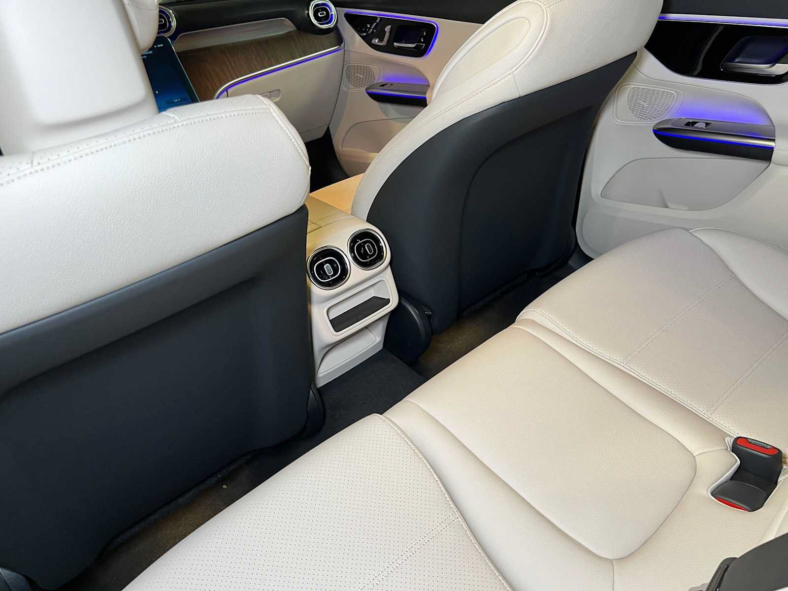New 2027 Mercedes-Benz GLC 300 4MATIC image 20