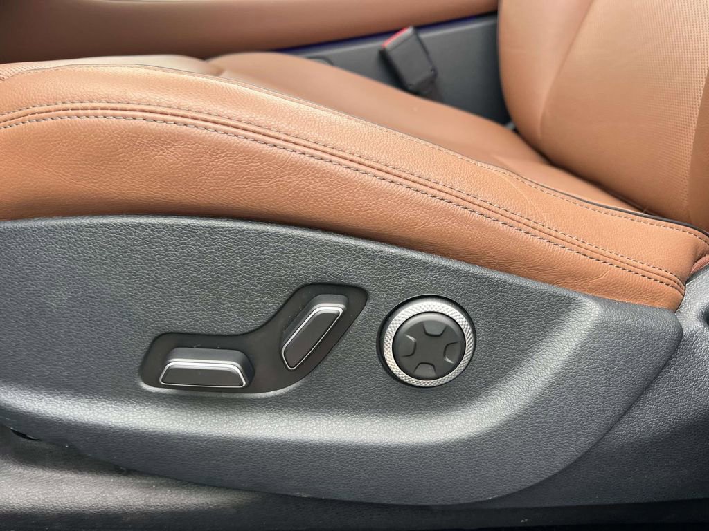 Used 2026 Genesis GV70 2.5T Advanced image 18