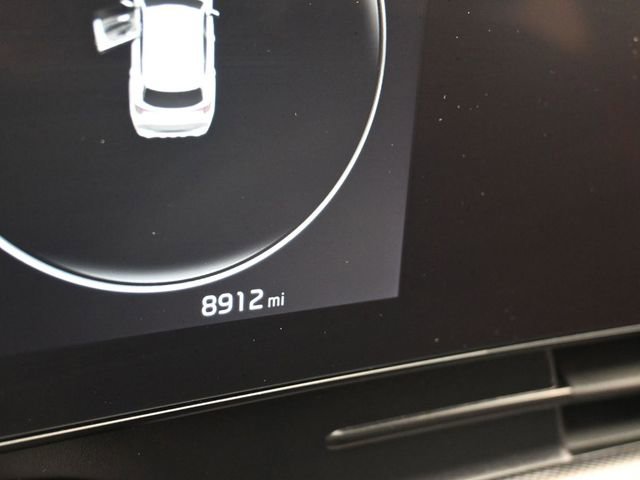 Used 2025 Kia Sportage SX image 19
