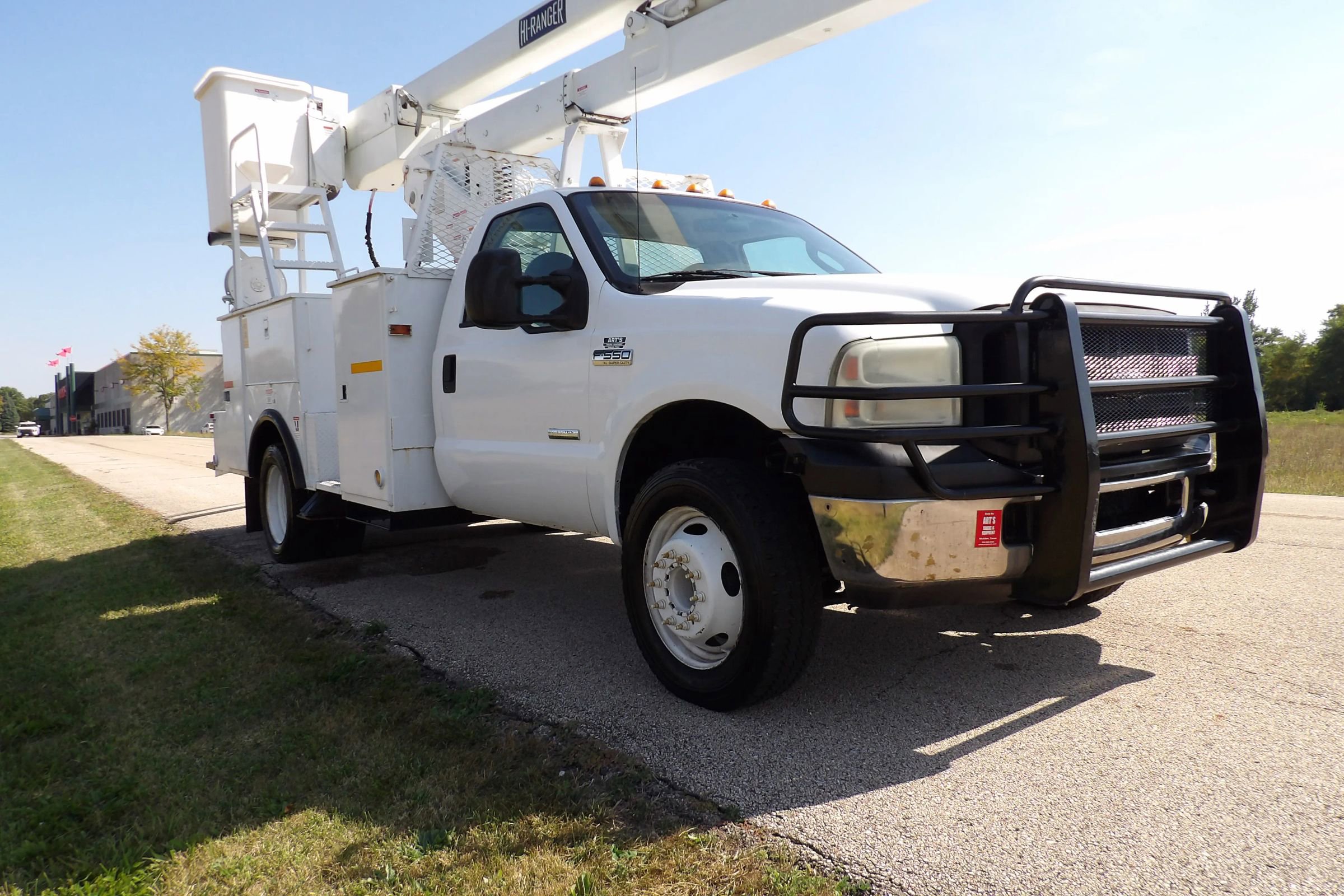 Used 2007 Ford F550 2WD Regular Cab Super Duty image 3