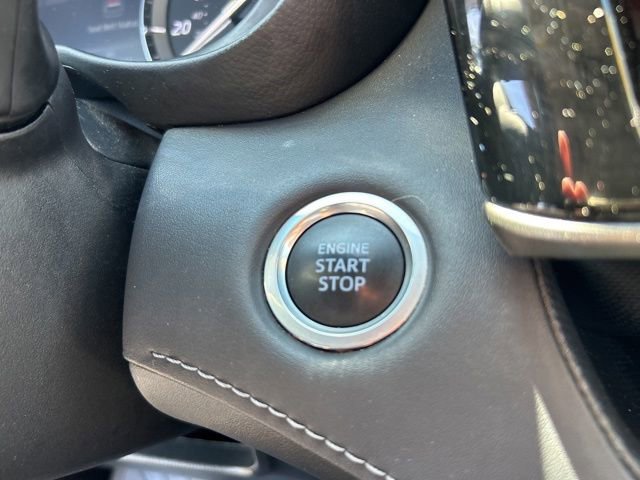 Used 2021 Toyota Highlander XLE FWD image 27
