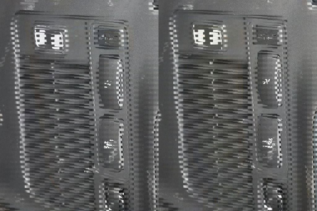 Used 2025 Ford Expedition Max Platinum w/ Platinum Ultimate Package image 39