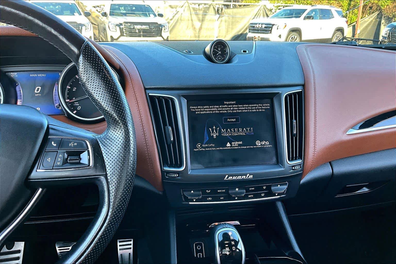 Used 2017 Maserati Levante w/ Sport Package AWD/4WD image 7
