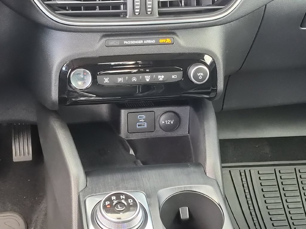Certified 2023 Ford Escape Platinum w/ Premium Technology Package AWD/4WD image 33