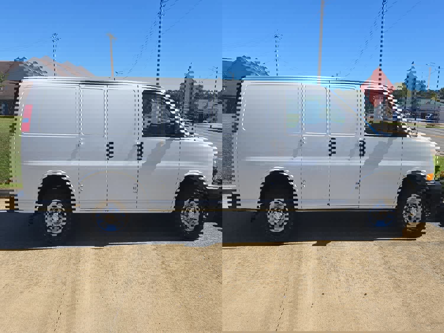 Used 2020 Chevrolet Express 2500 w/ Communications Package image 1