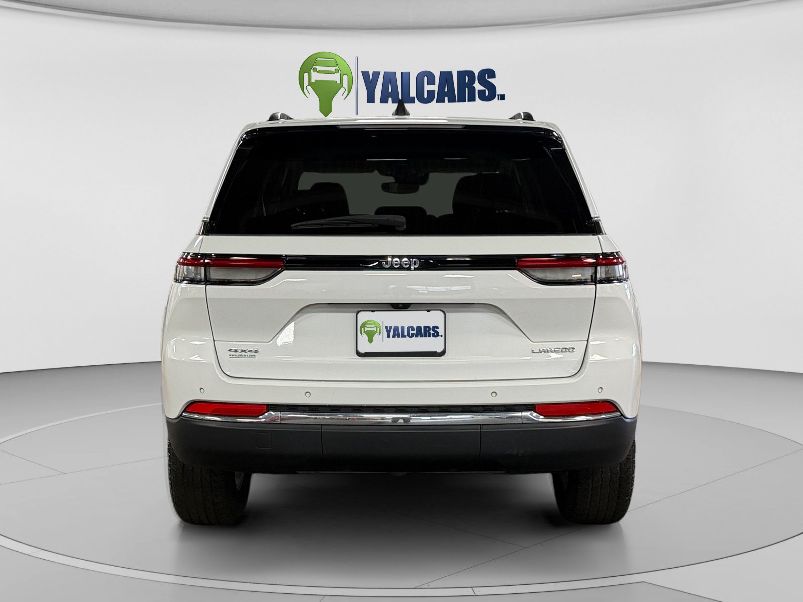 Used 2023 Jeep Grand Cherokee Laredo X AWD/4WD image 4