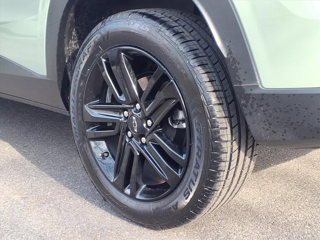 Used 2024 Chevrolet Trax ACTIV w/ Sunroof Package image 11