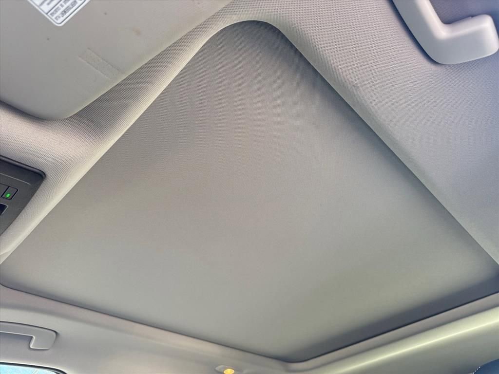 Used 2021 Nissan Rogue Platinum image 16