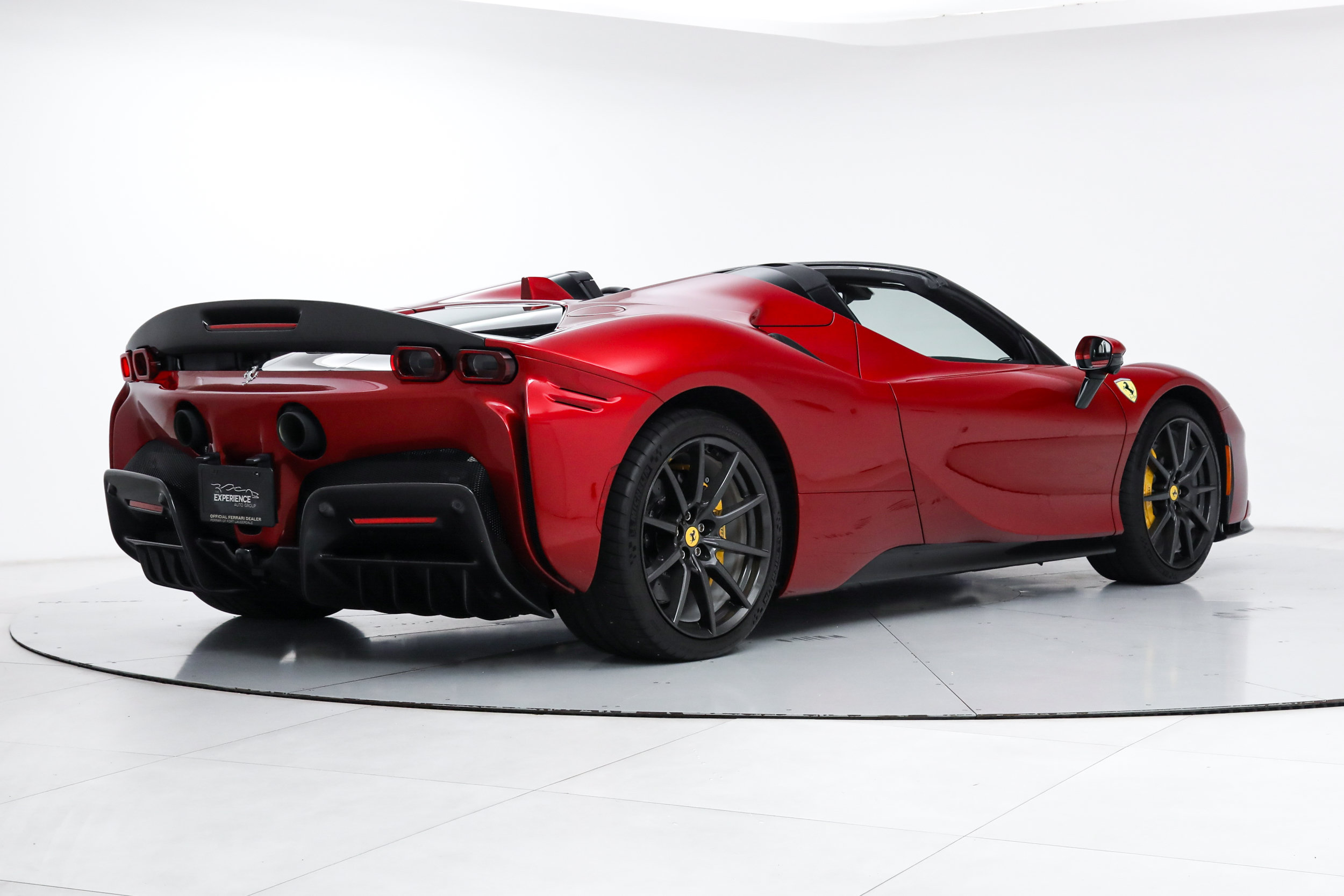 Certified 2025 Ferrari SF90 Spider AWD/4WD image 3