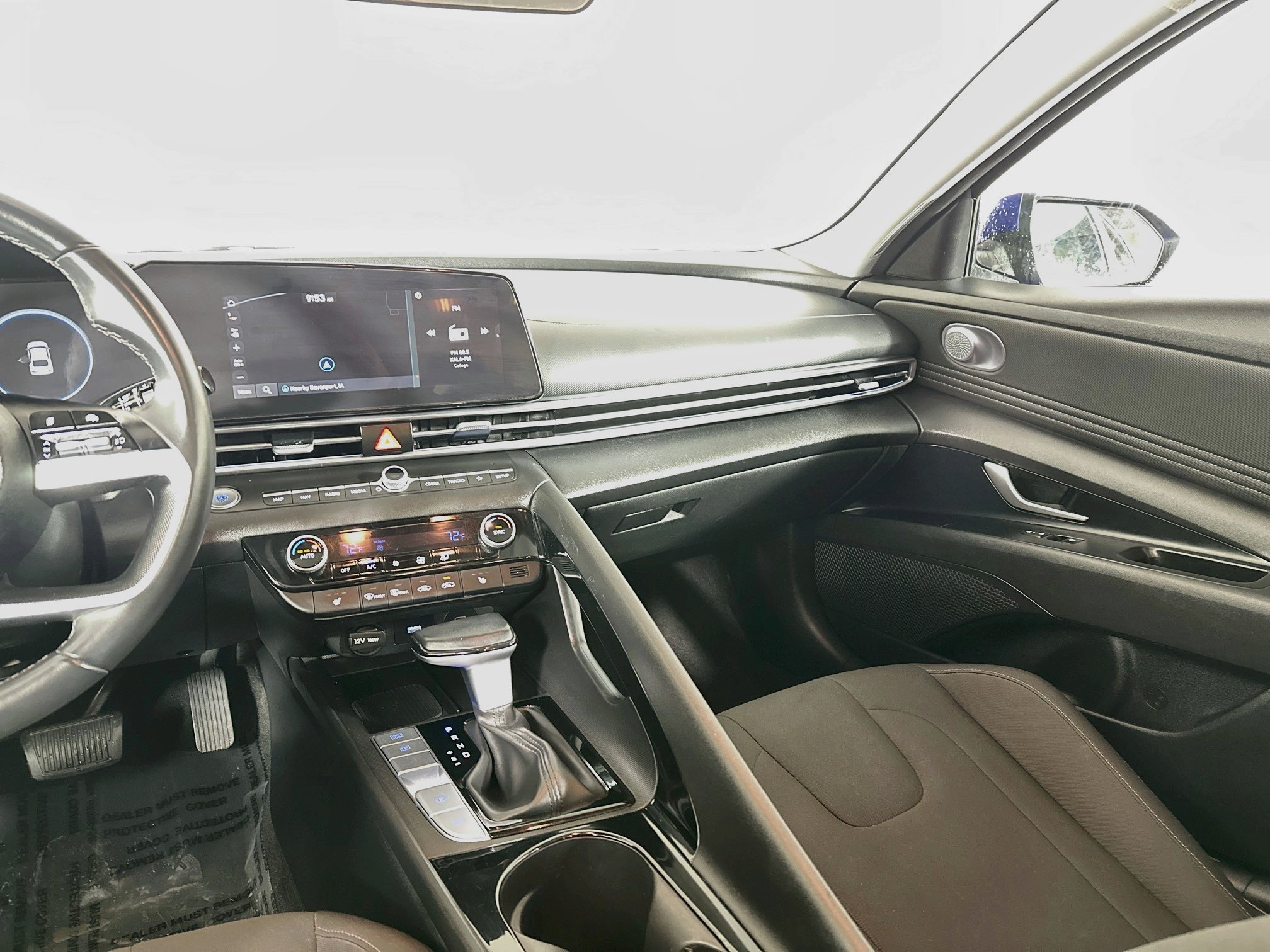 Certified 2025 Hyundai Elantra SEL FWD image 23