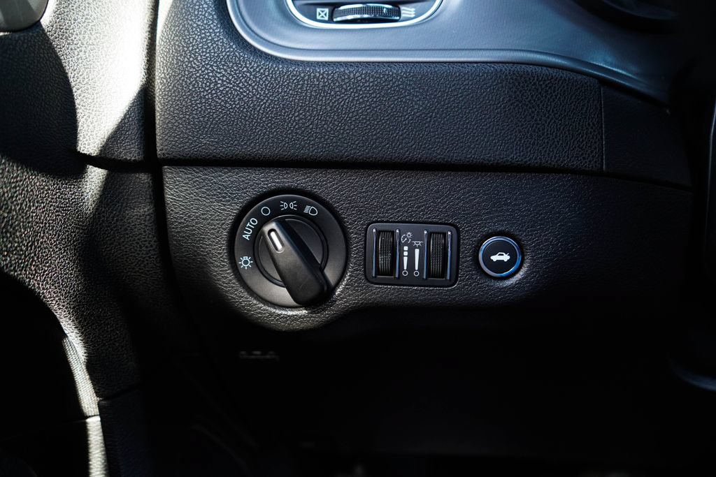 Used 2023 Dodge Charger SXT RWD image 31