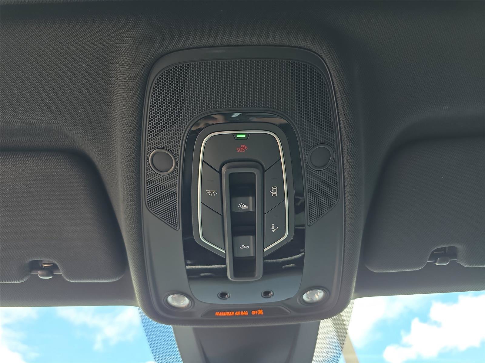 Used 2019 Audi Q8 Premium Plus AWD/4WD image 25