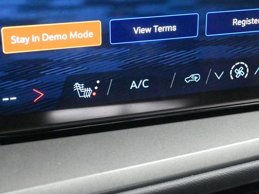 New 2026 Chevrolet Traverse LT image 23