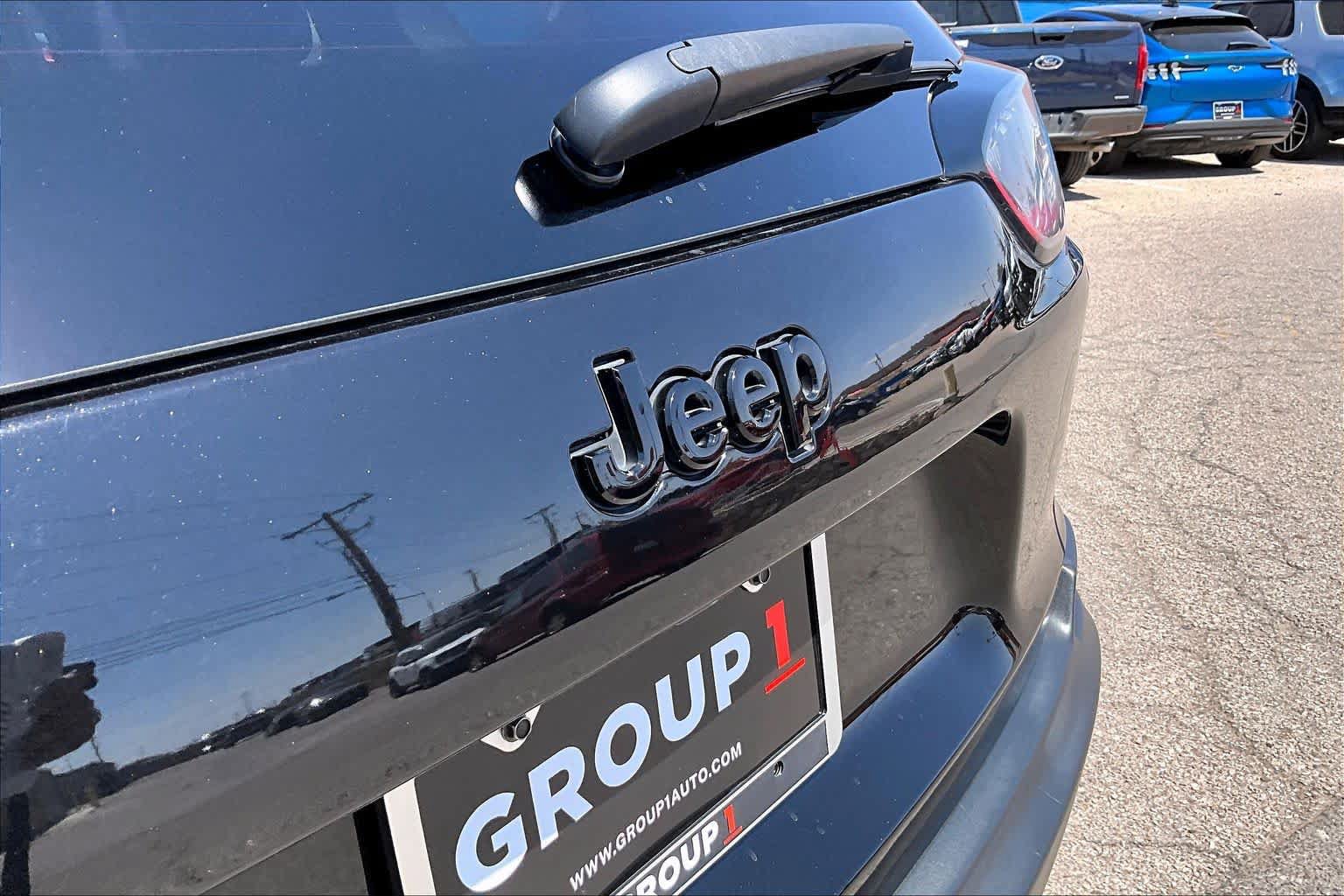 Used 2022 Jeep Cherokee Latitude AWD/4WD image 26