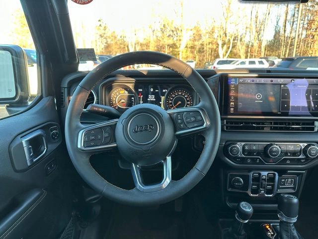Used 2024 Jeep Wrangler Sahara image 19