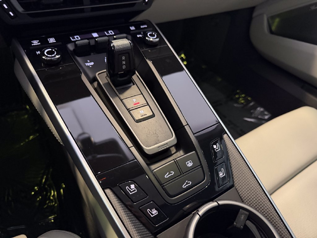 Certified 2025 Porsche 911 Turbo S AWD/4WD image 18