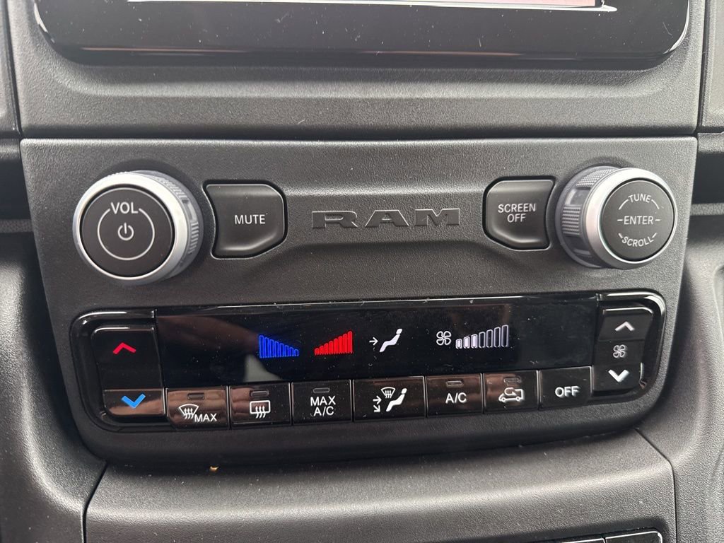 Used 2024 RAM ProMaster 2500 image 22