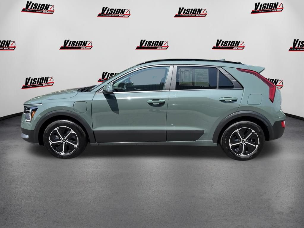 Used 2025 Kia Niro EX w/ EX Cold Weather Package FWD image 9